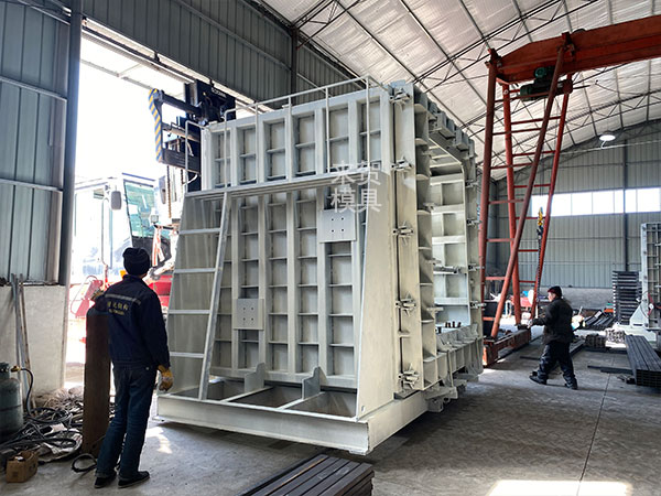 單倉(cāng)臥式箱涵模具